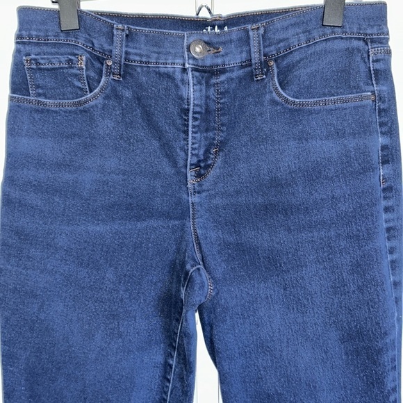 Style & Co. Boot Leg Jeans Size 10 - Picture 2 of 7